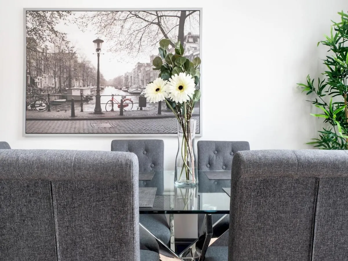 Pass The Keys Spacious Queens Uni Beside Cafes And Restaurants Belfast Apartment