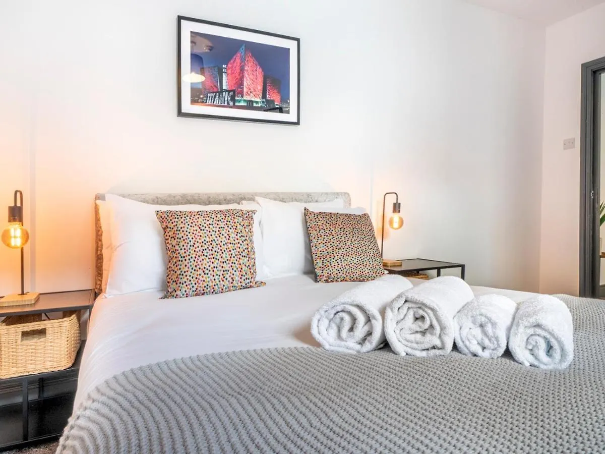 Apartment Pass The Keys Spacious Queens Uni Beside Cafes And Restaurants Belfast United Kingdom