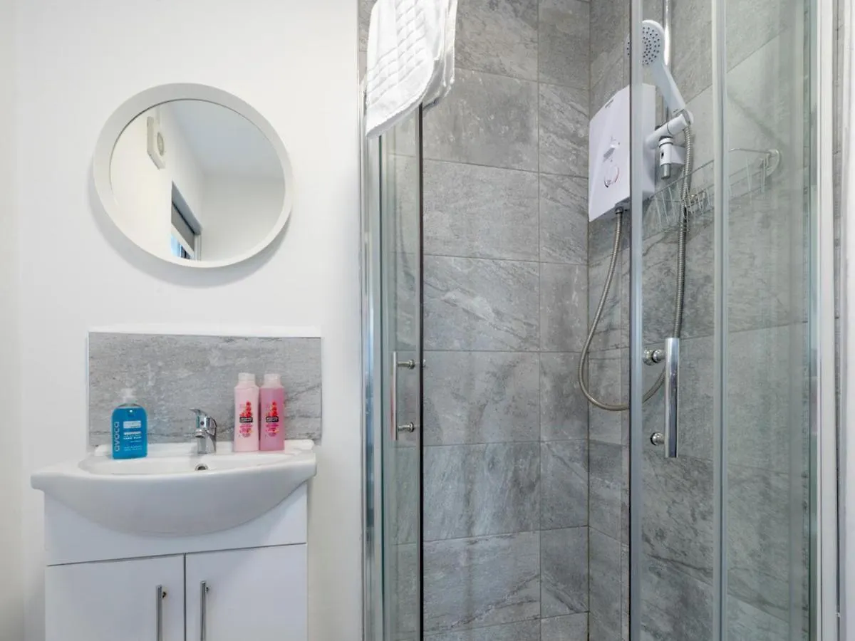 Pass The Keys Spacious Queens Uni Beside Cafes And Restaurants Belfast Apartment