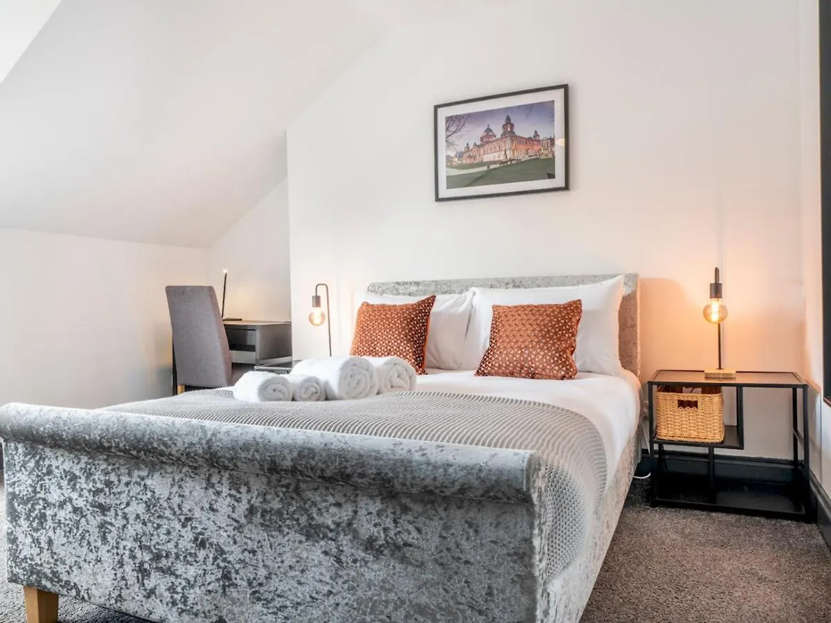 Pass The Keys Spacious Queens Uni Beside Cafes And Restaurants Belfast