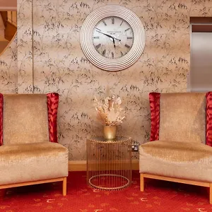 4* Hotel Tara