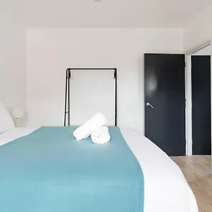 Floor, Centre, Parking Apartment