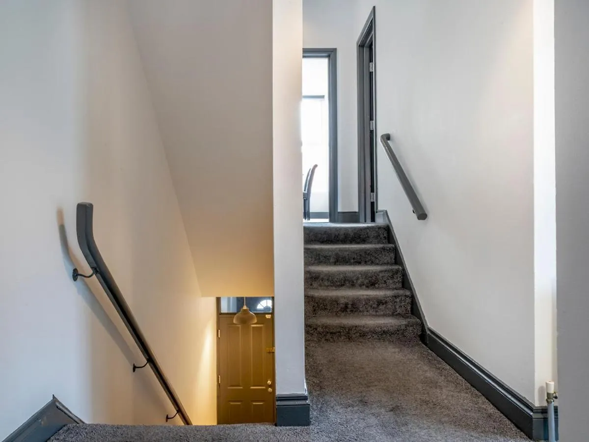 Apartment Pass The Keys Spacious Queens Uni Beside Cafes And Restaurants Belfast