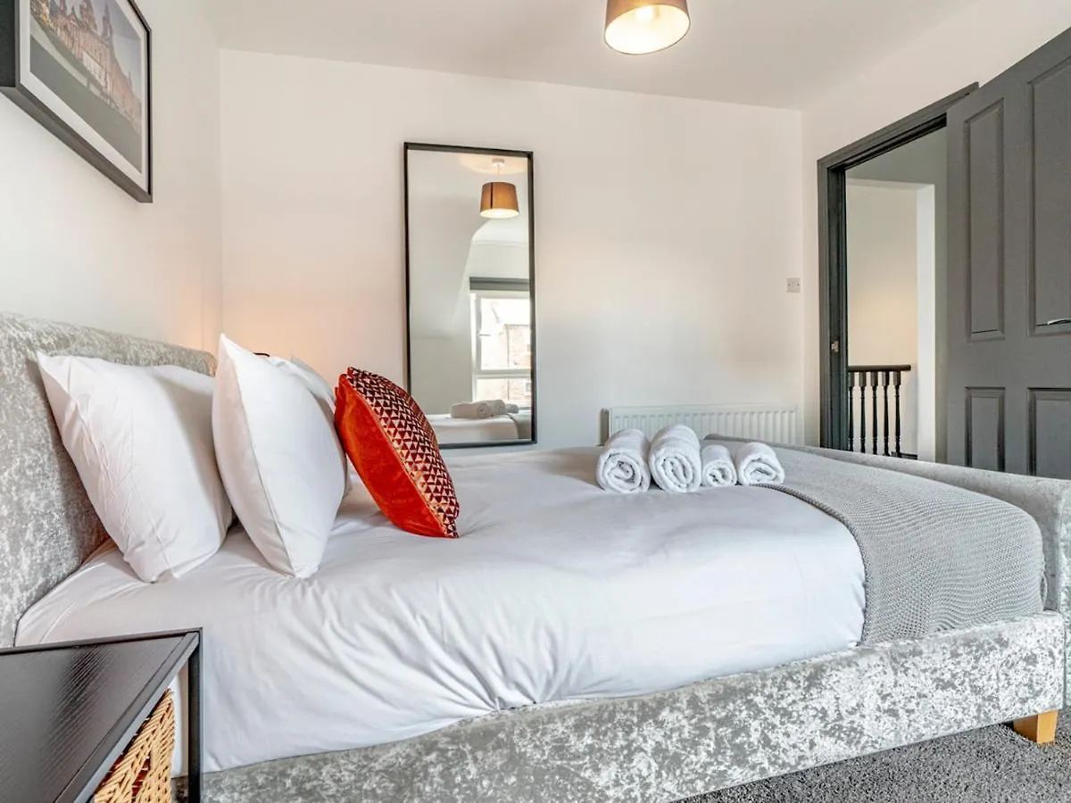 Pass The Keys Spacious Queens Uni Beside Cafes And Restaurants Belfast United Kingdom